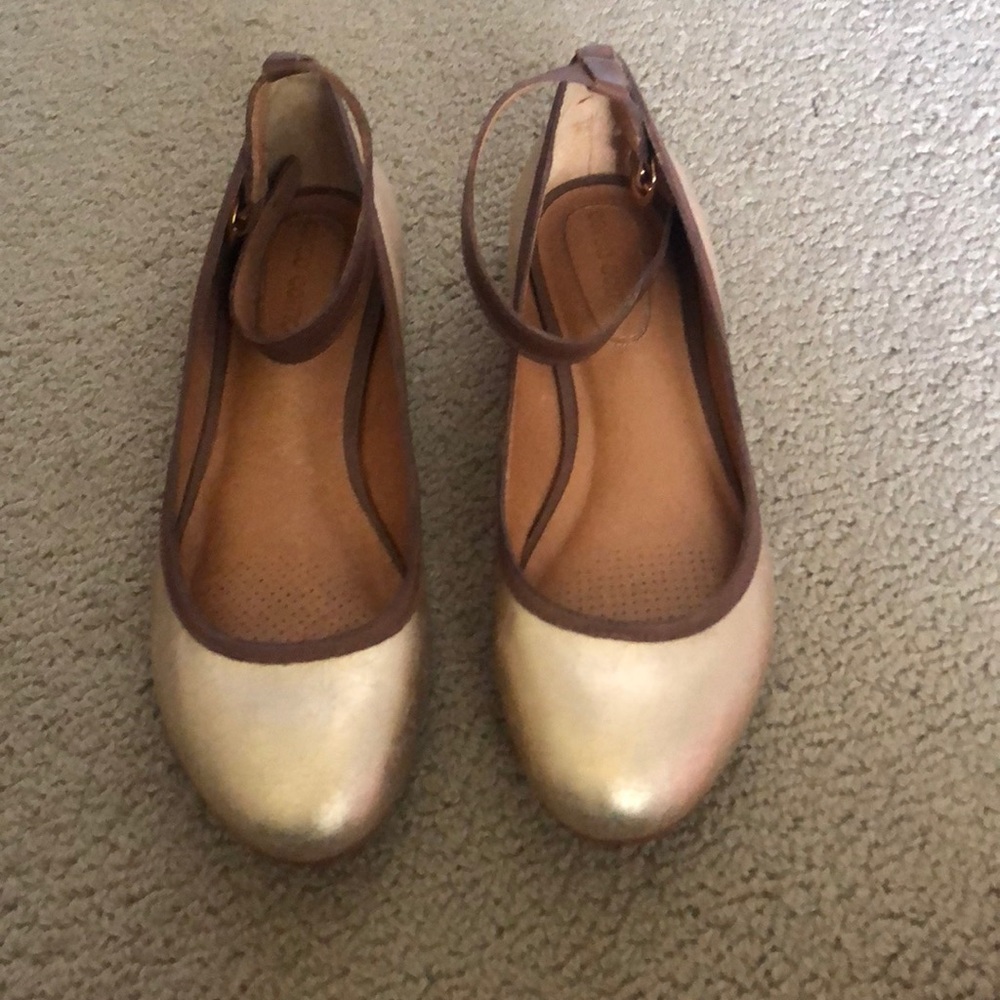 Gold flats